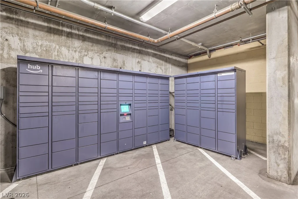 353 Bonneville, Las Vegas, NV 89101