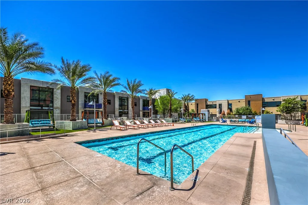 353 Bonneville, Las Vegas, NV 89101