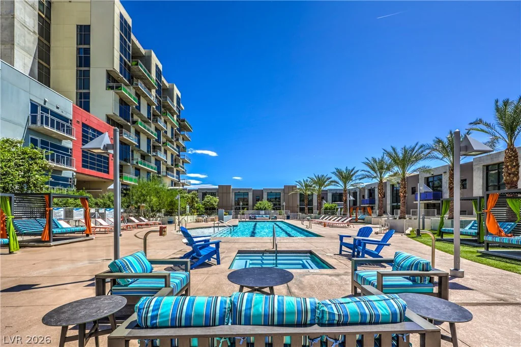 353 Bonneville, Las Vegas, NV 89101