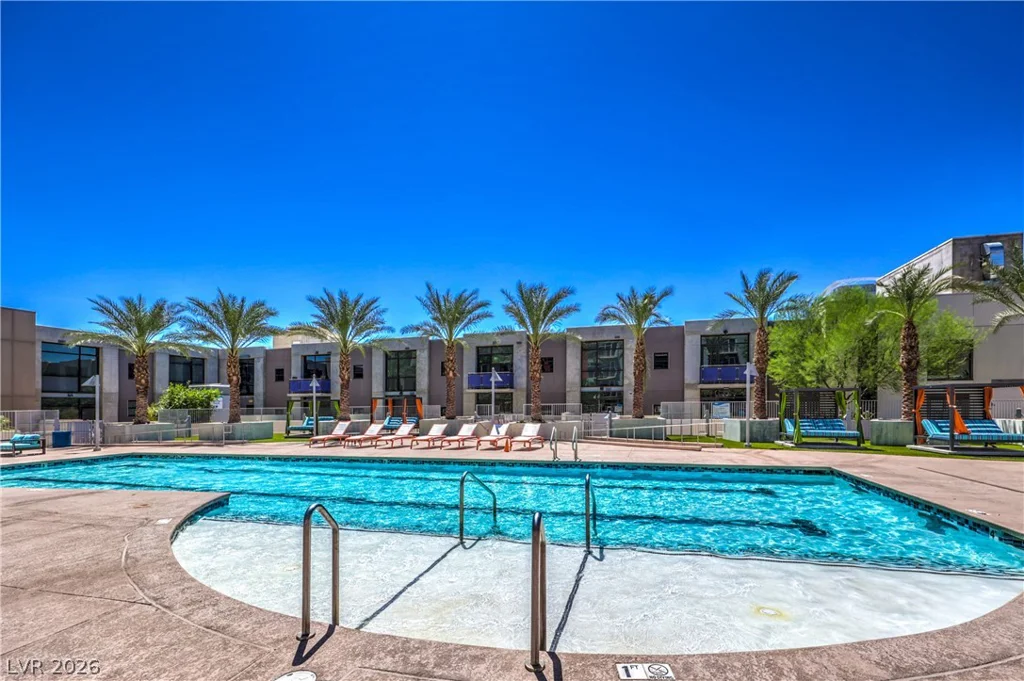 353 Bonneville, Las Vegas, NV 89101
