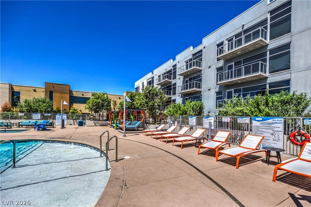 353 Bonneville, Las Vegas, NV 89101