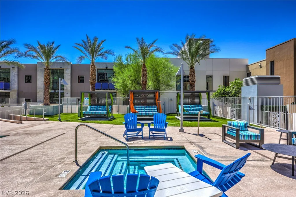 353 Bonneville, Las Vegas, NV 89101