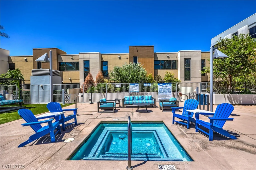 353 Bonneville, Las Vegas, NV 89101