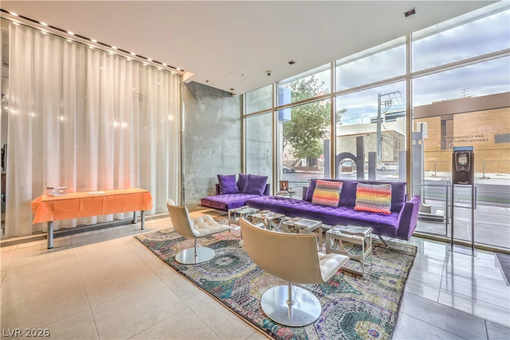 353 Bonneville, Las Vegas, NV 89101