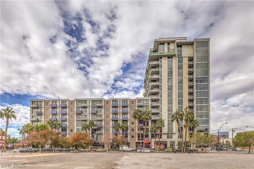 353 Bonneville, Las Vegas, NV 89101