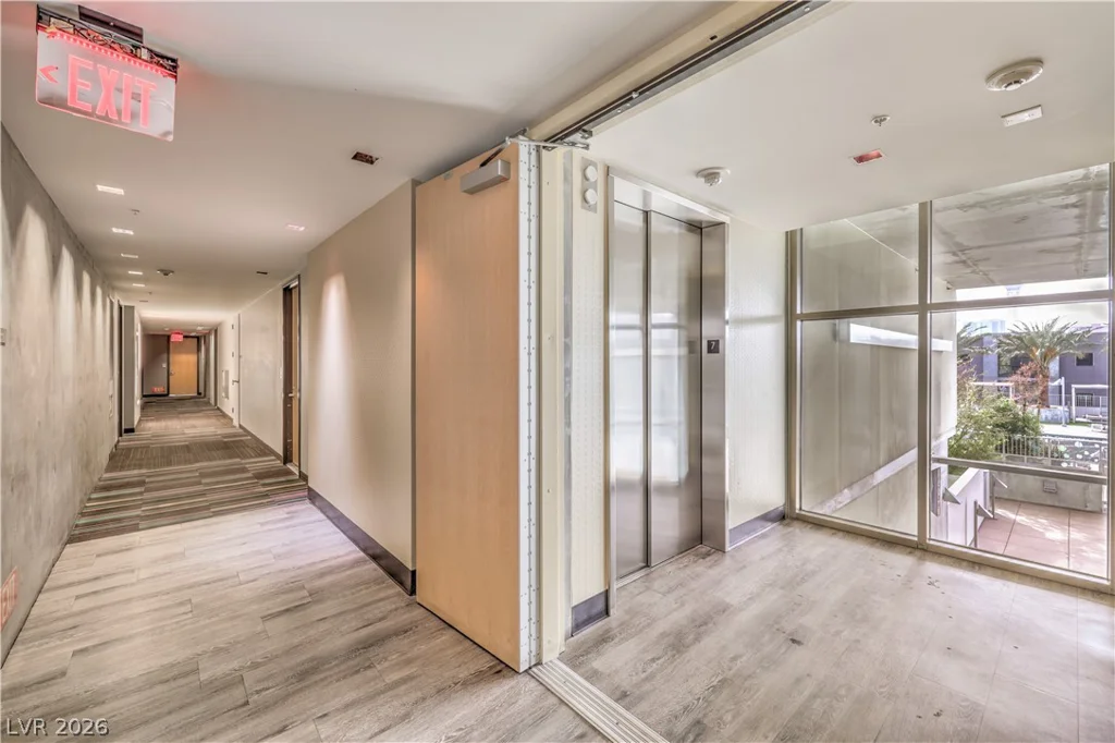 353 Bonneville, Las Vegas, NV 89101