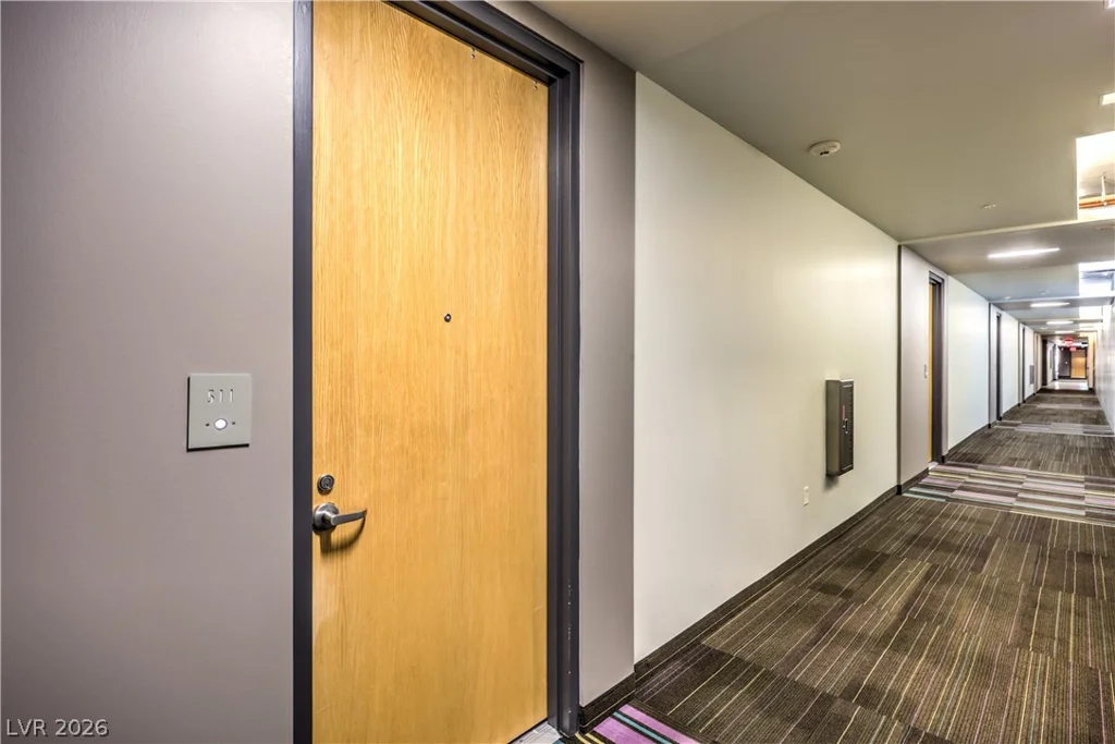353 Bonneville, Las Vegas, NV 89101
