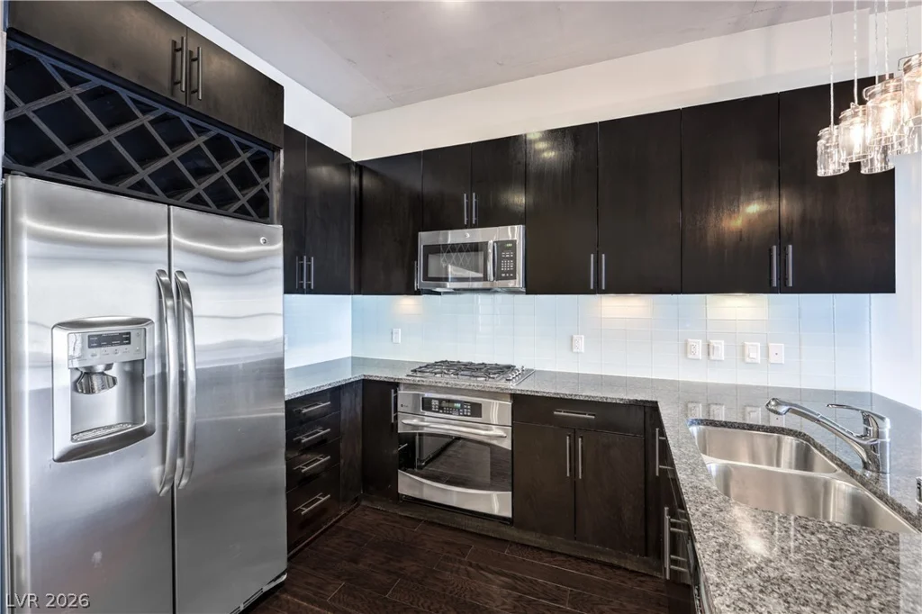 353 Bonneville, Las Vegas, NV 89101