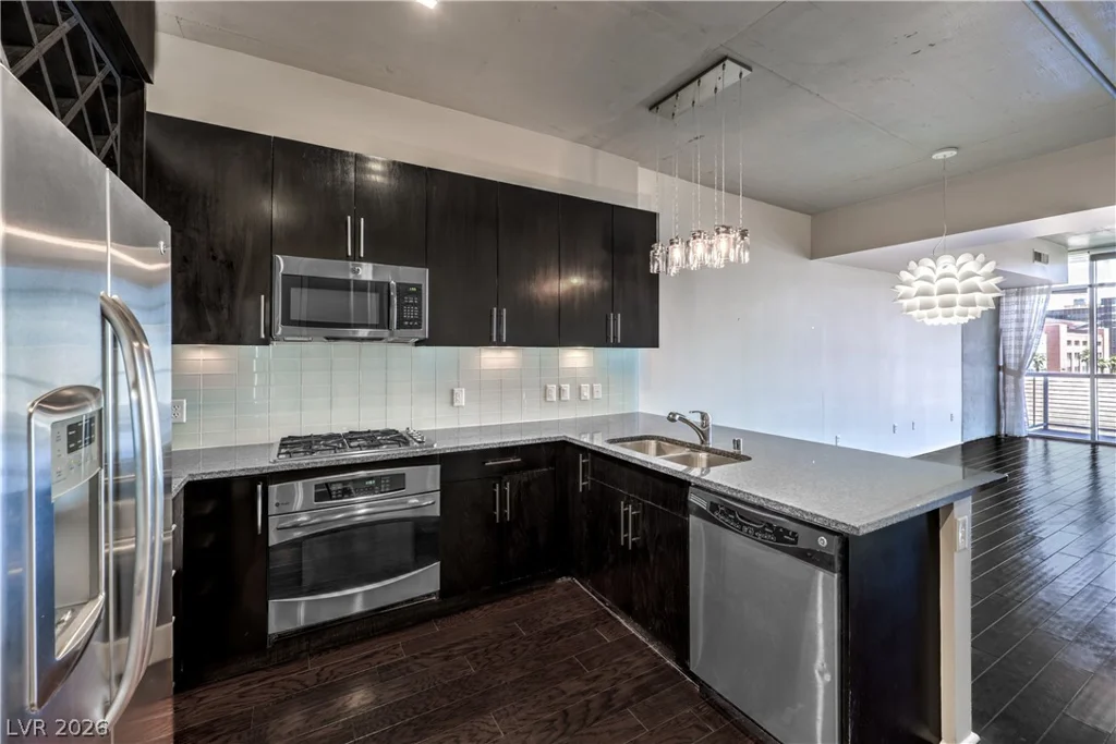 353 Bonneville, Las Vegas, NV 89101