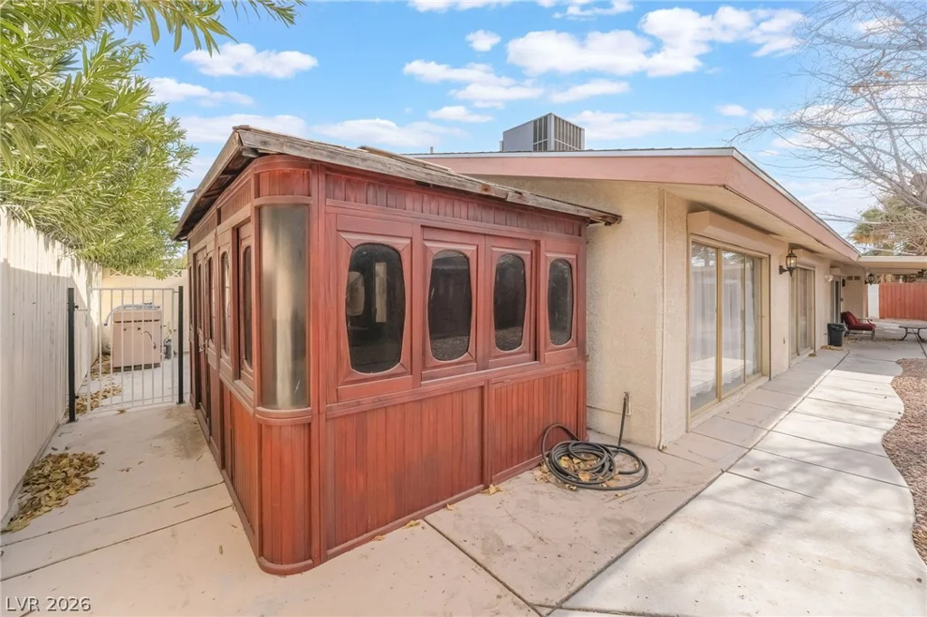 3829 Delaware, Las Vegas, NV 89169