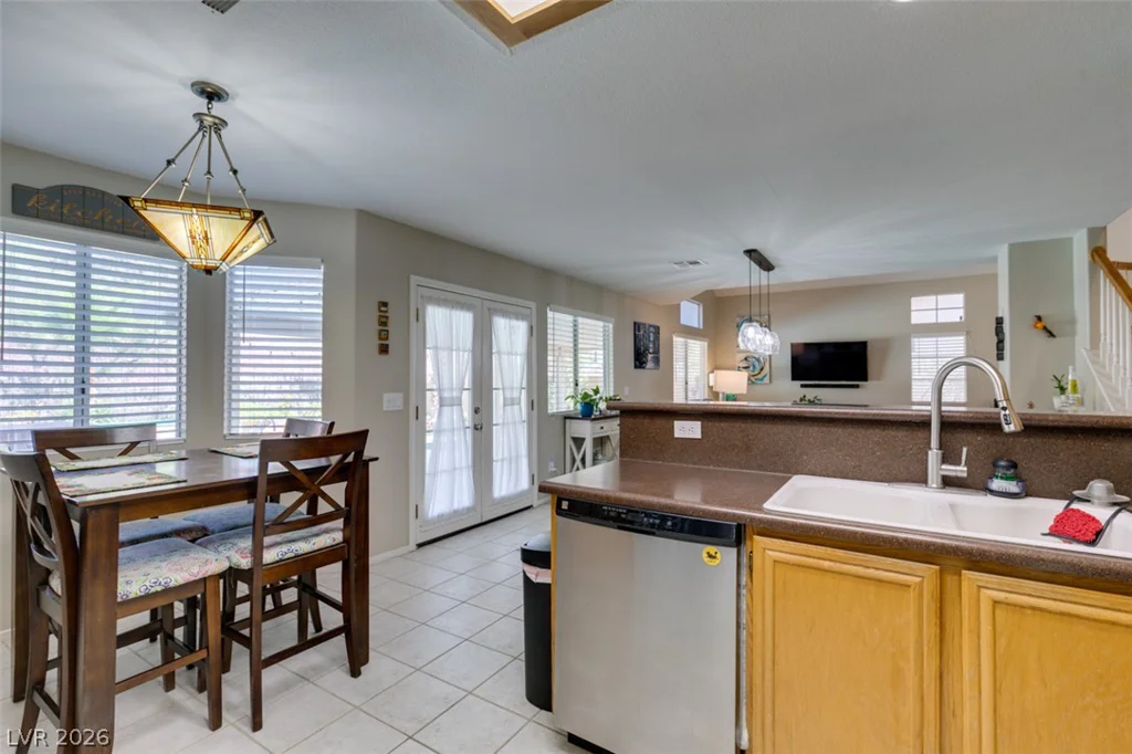 2072 Smoketree Village, Henderson, NV 89012