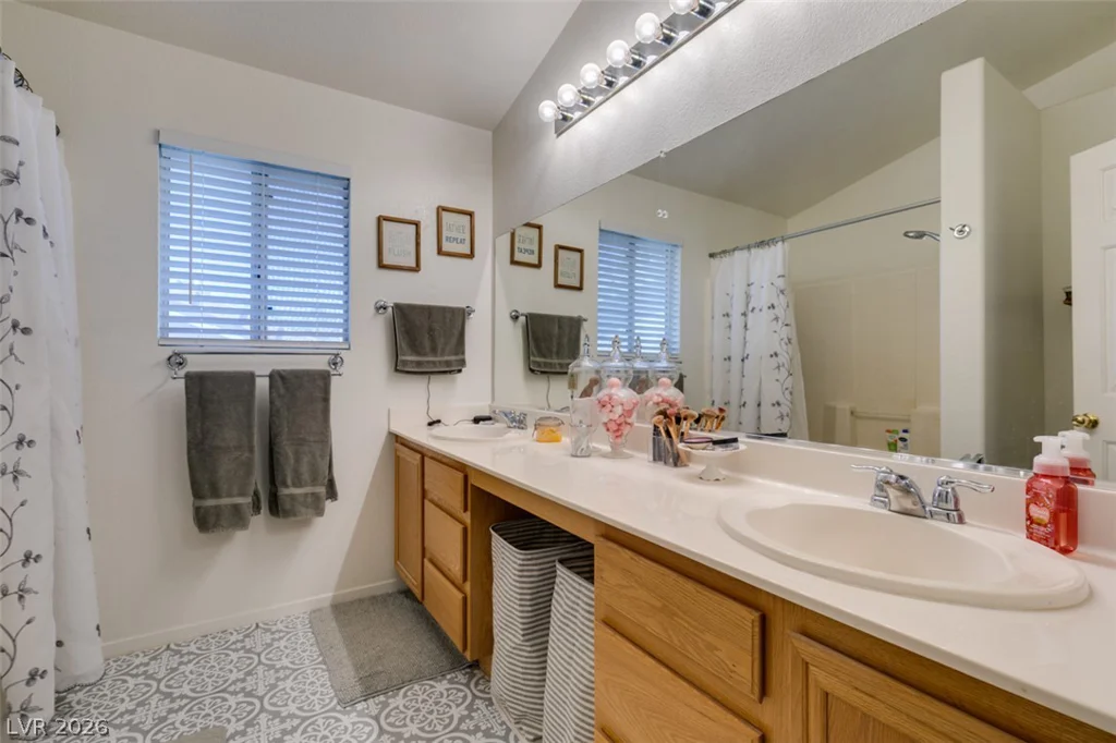 2072 Smoketree Village, Henderson, NV 89012