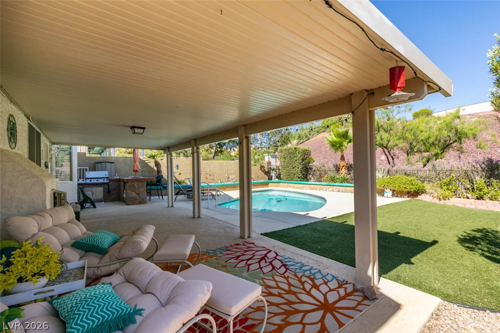 2072 Smoketree Village, Henderson, NV 89012