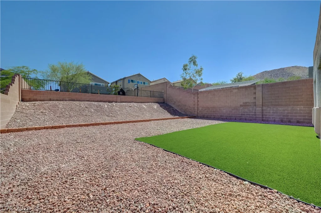5055 Quiet Falls, Las Vegas, NV 89141