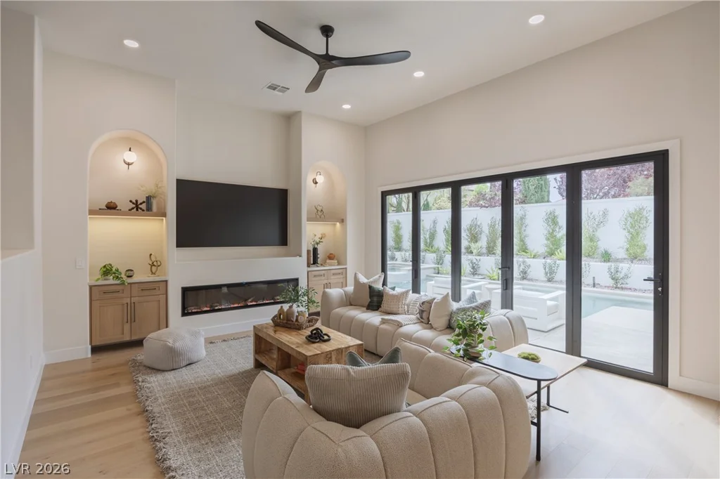 305 Prince Charming, Las Vegas, NV 89145