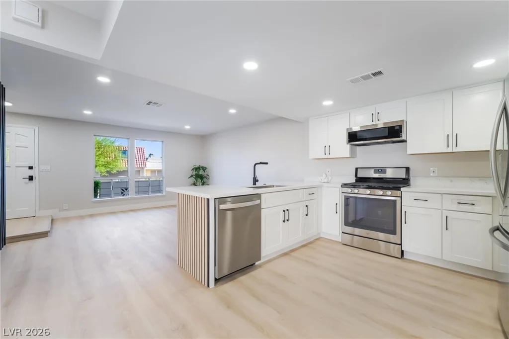 3743 Colonial, Las Vegas, NV 89121