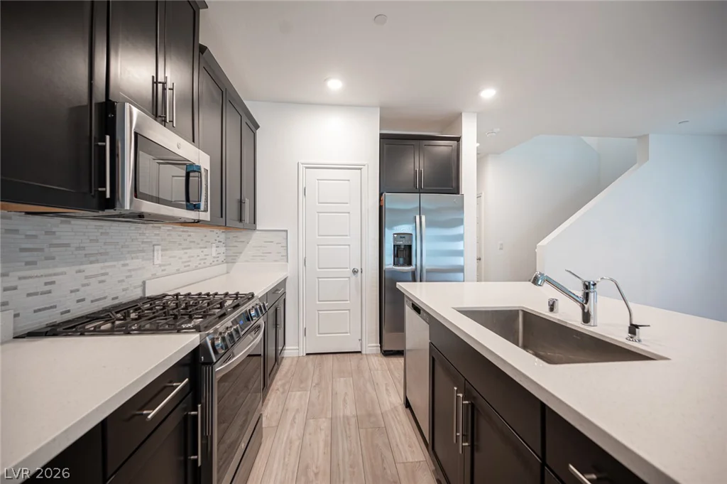 600 Carriage Hill, Las Vegas, NV 89138