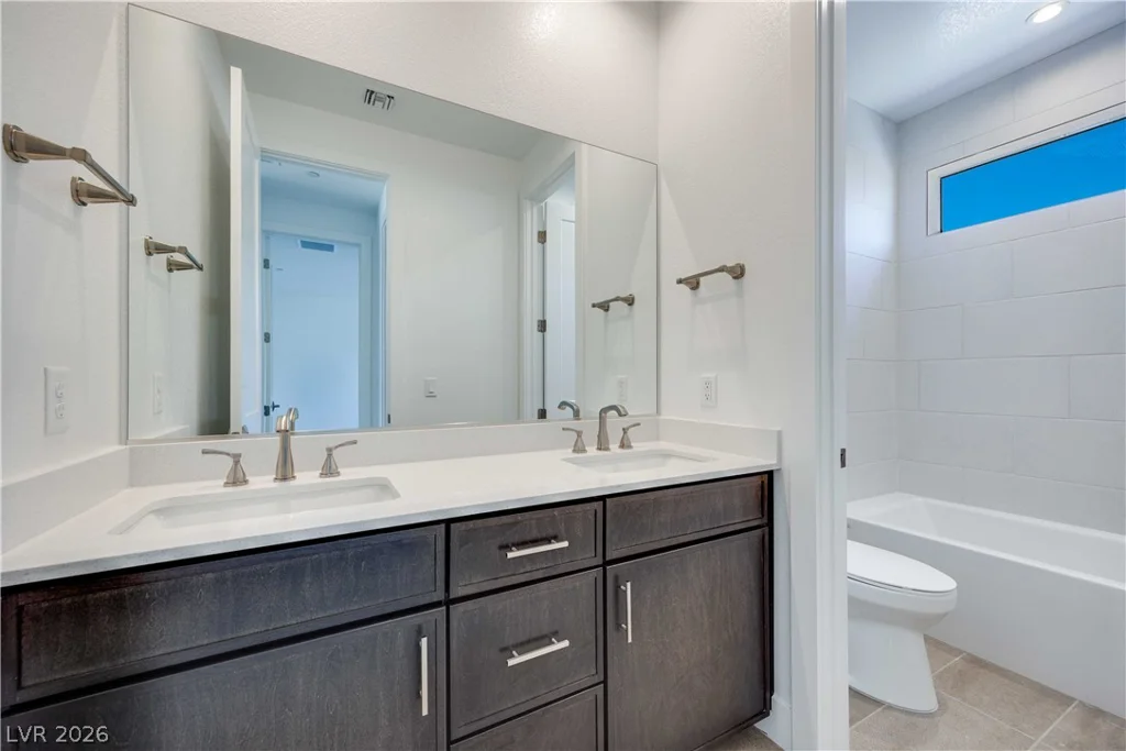 215 Sailing Sunset, Henderson, NV 89011