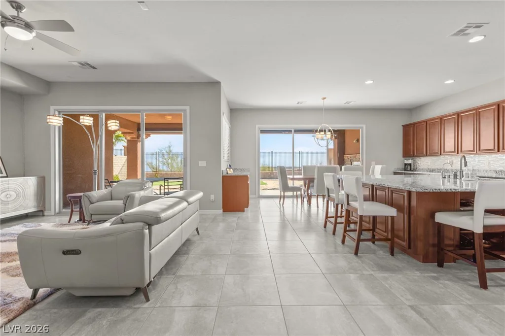 224 Highspring, Las Vegas, NV 89138