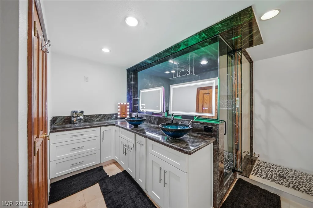 3120 Pioneer, Las Vegas, NV 89117
