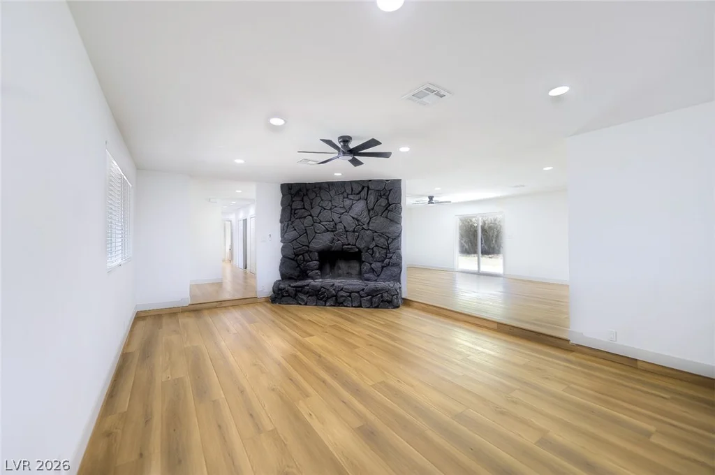 5800 Cory, Las Vegas, NV 89107