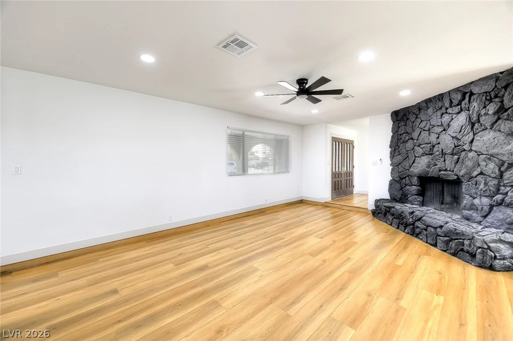 5800 Cory, Las Vegas, NV 89107
