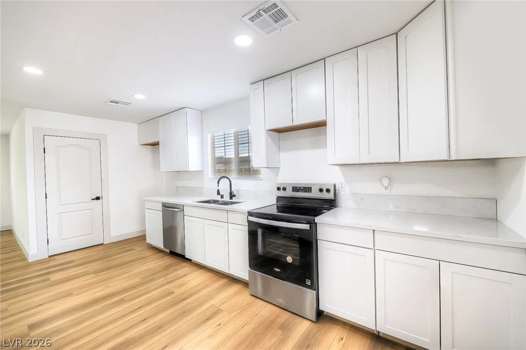 5800 Cory, Las Vegas, NV 89107