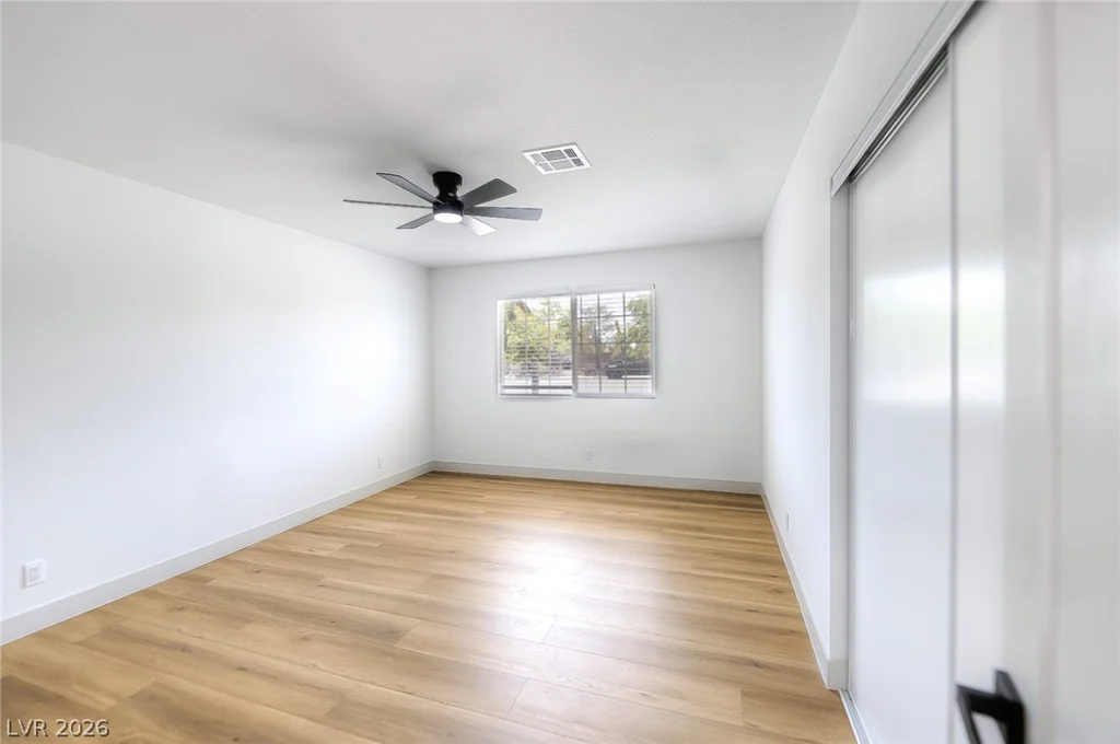 5800 Cory, Las Vegas, NV 89107