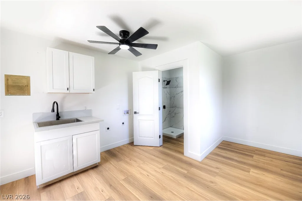 5800 Cory, Las Vegas, NV 89107
