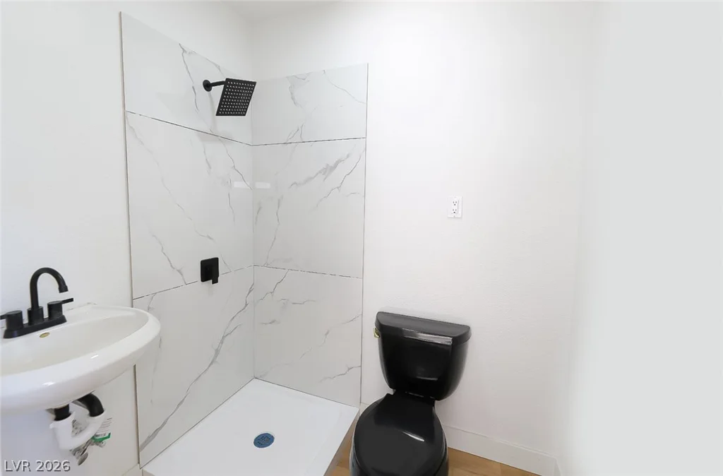 5800 Cory, Las Vegas, NV 89107