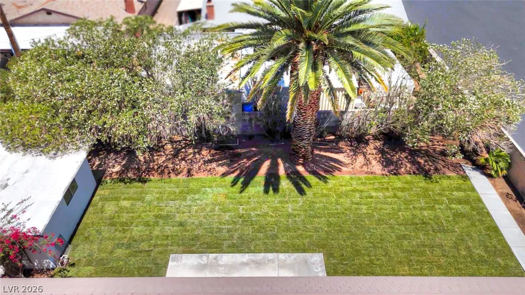 5800 Cory, Las Vegas, NV 89107