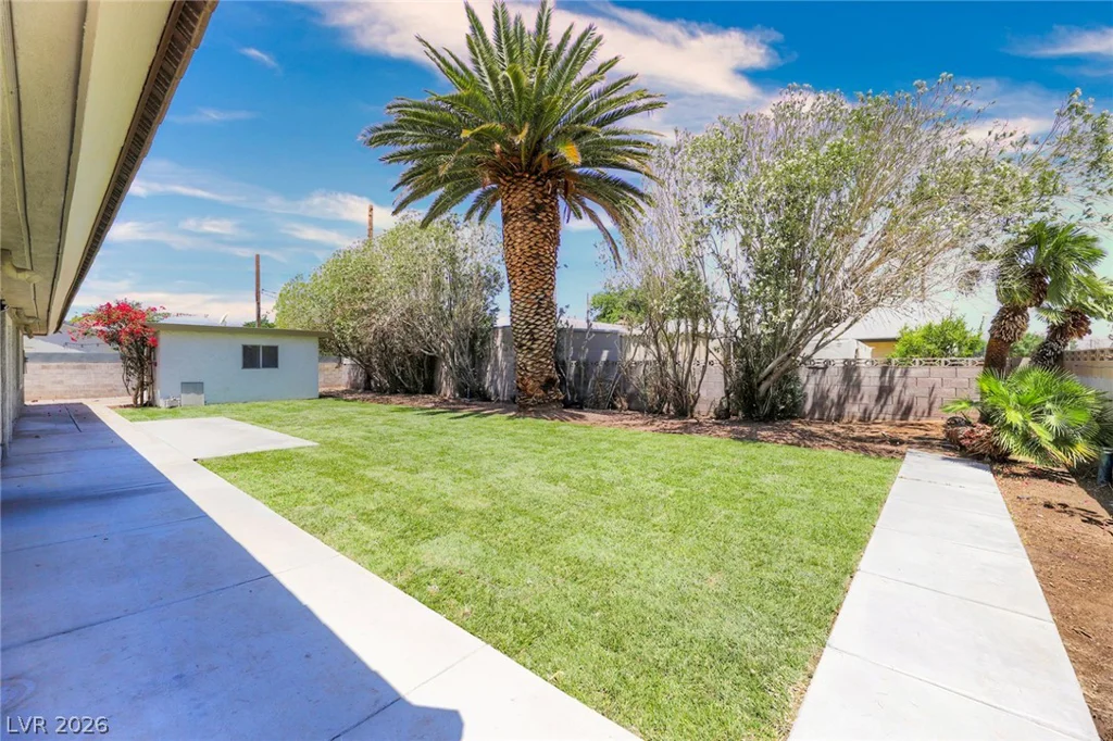 5800 Cory, Las Vegas, NV 89107
