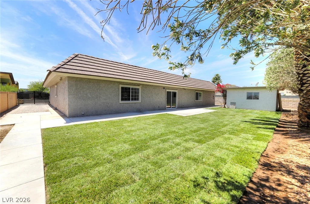 5800 Cory, Las Vegas, NV 89107