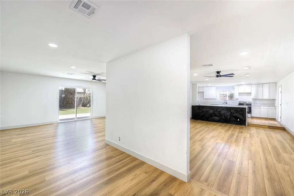 5800 Cory, Las Vegas, NV 89107