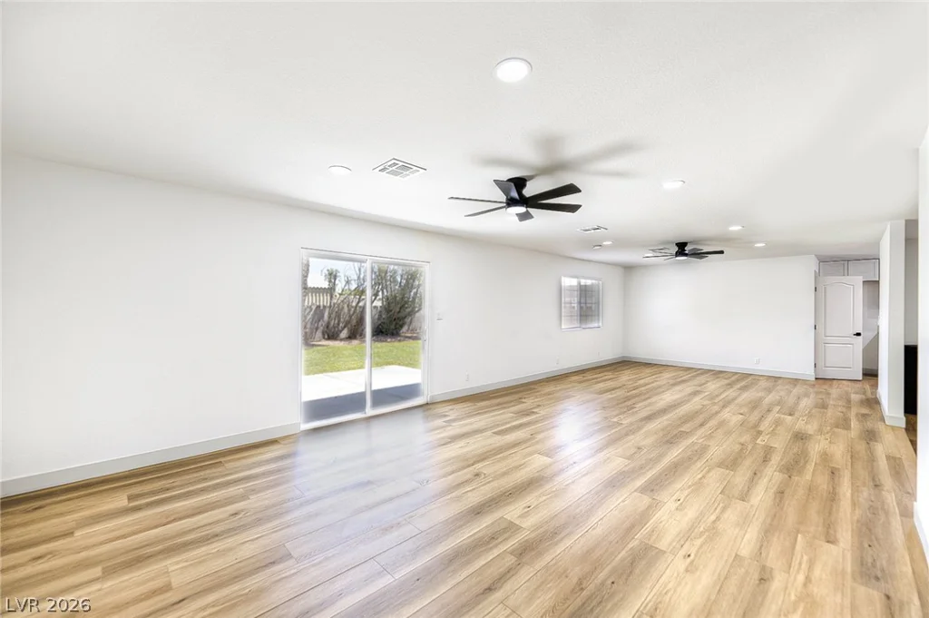 5800 Cory, Las Vegas, NV 89107