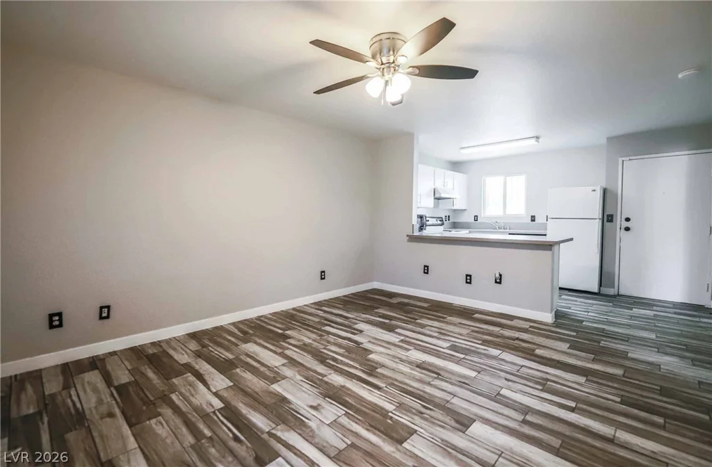 5326 Swenson, Las Vegas, NV 89119