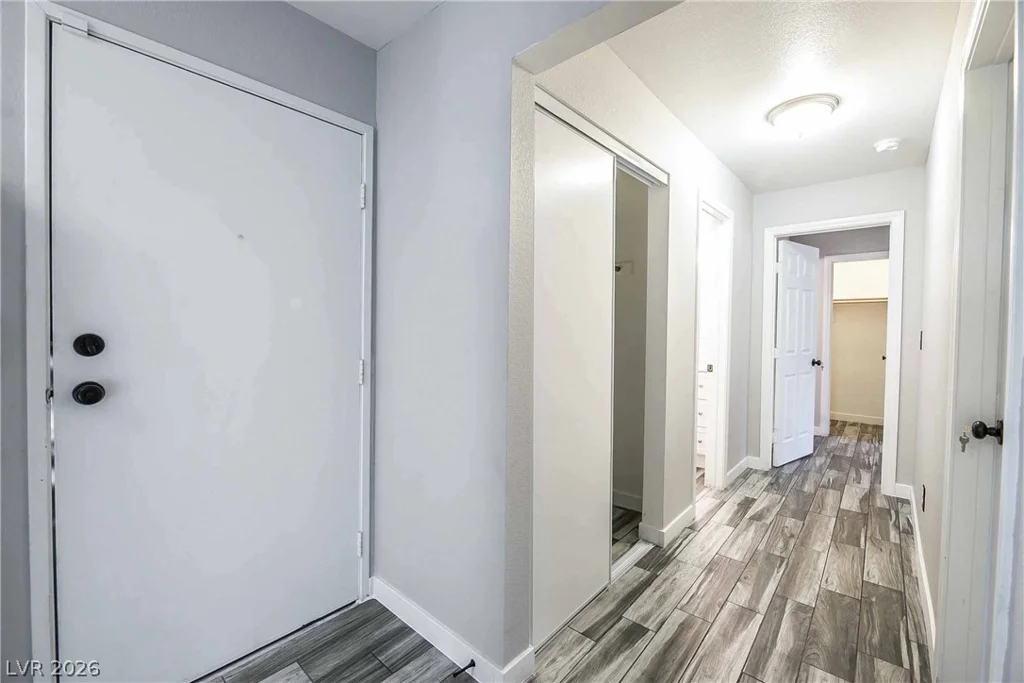 5326 Swenson, Las Vegas, NV 89119