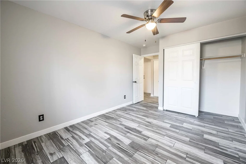 5326 Swenson, Las Vegas, NV 89119