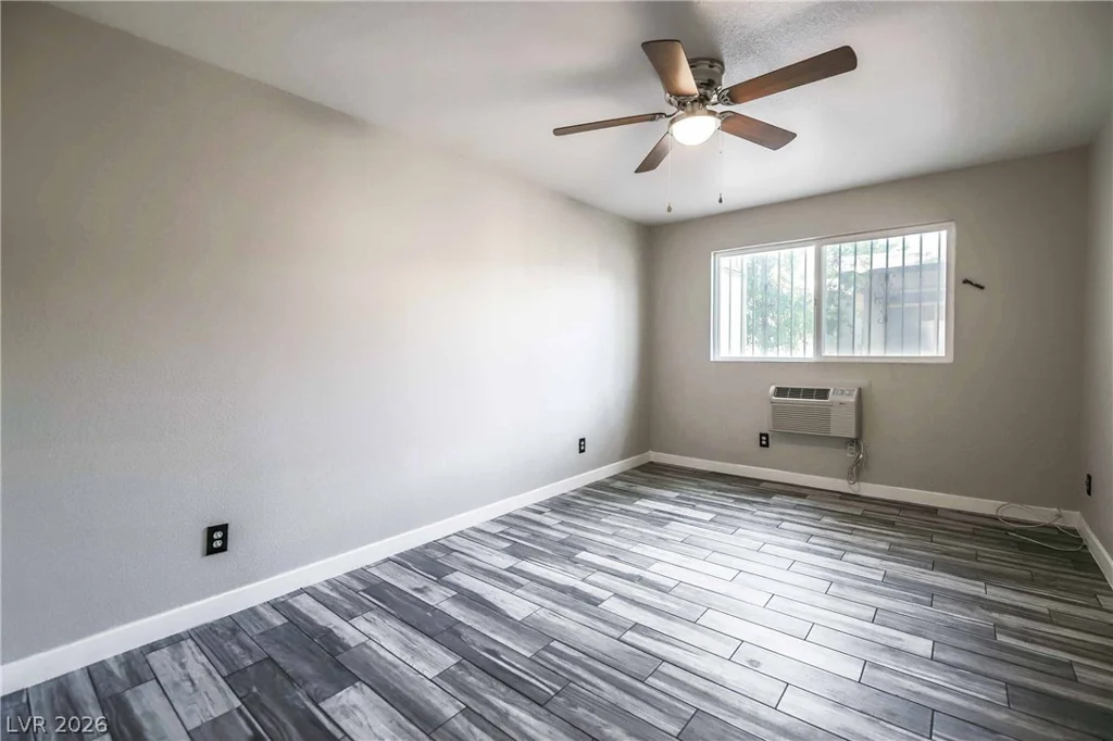 5326 Swenson, Las Vegas, NV 89119
