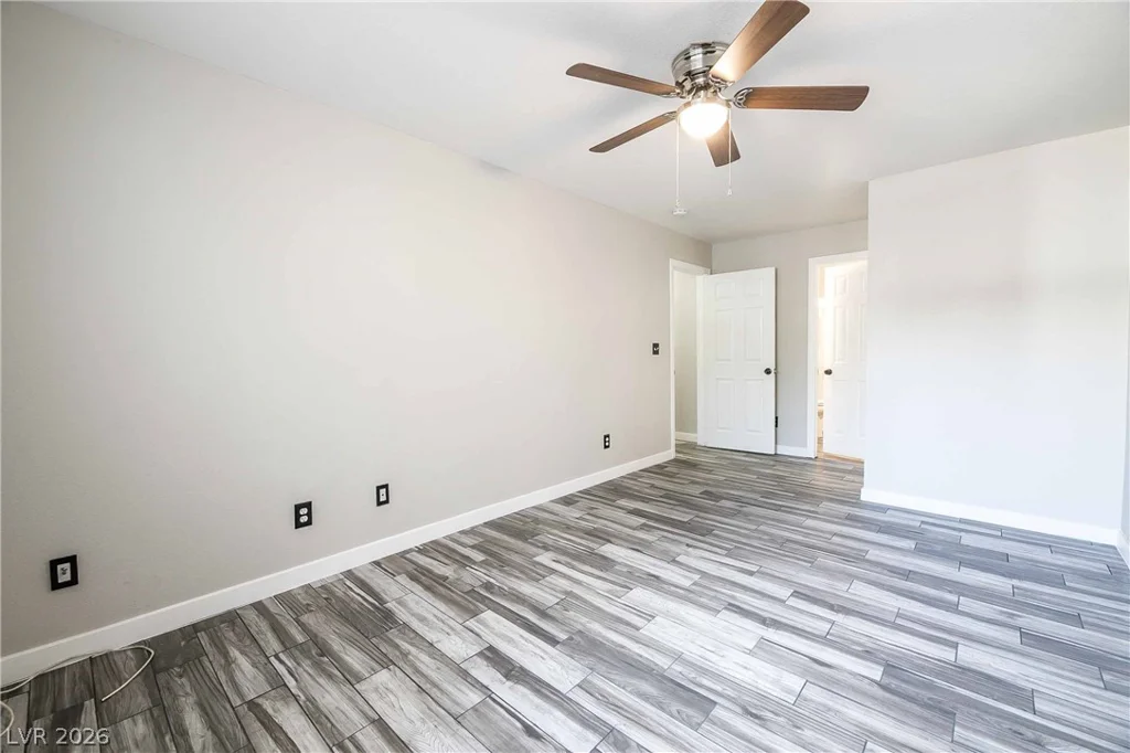 5326 Swenson, Las Vegas, NV 89119