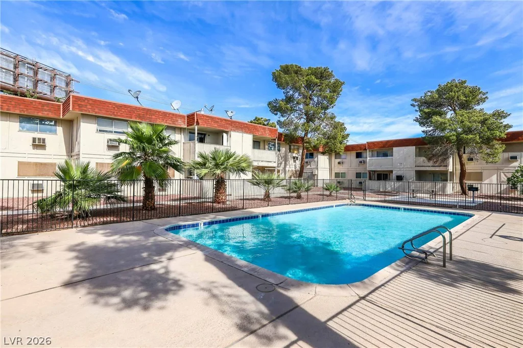 5326 Swenson, Las Vegas, NV 89119