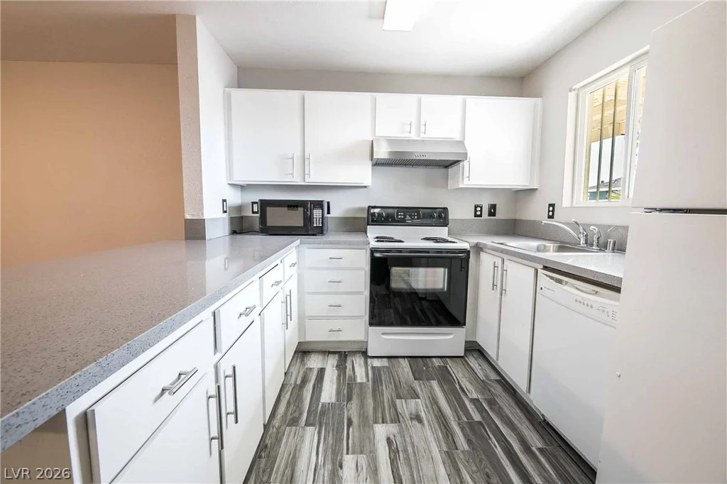 5326 Swenson, Las Vegas, NV 89119