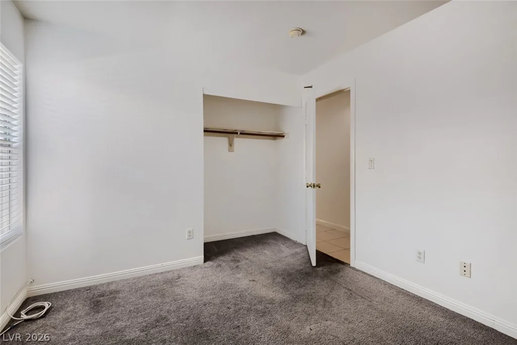 3261 River Glorious, Las Vegas, NV 89135