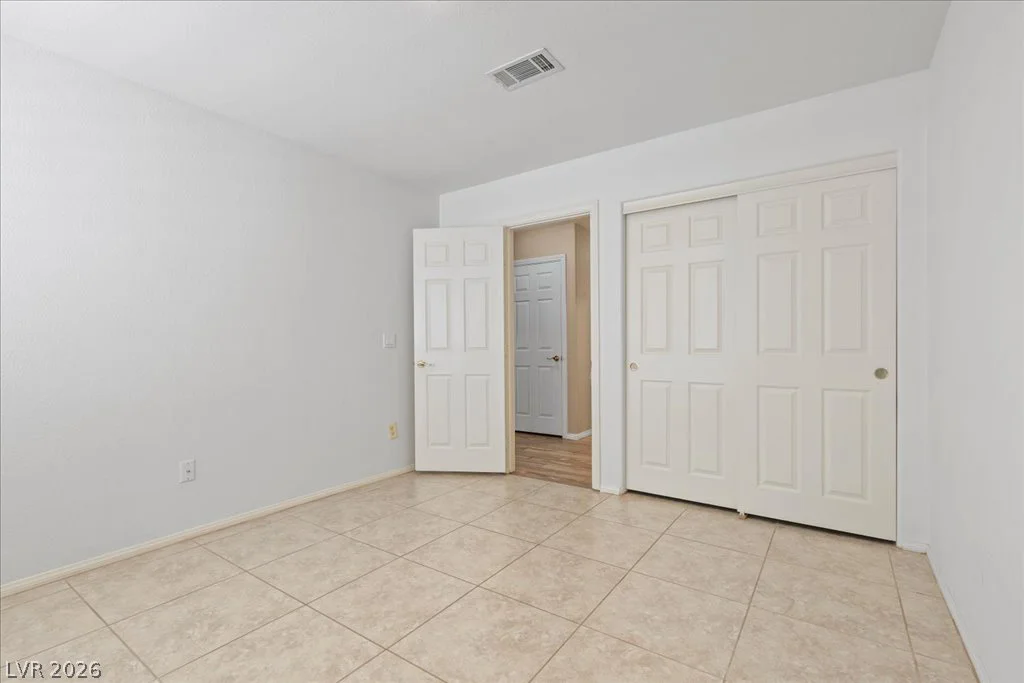 8245 Aqua Spray, Las Vegas, NV 89128
