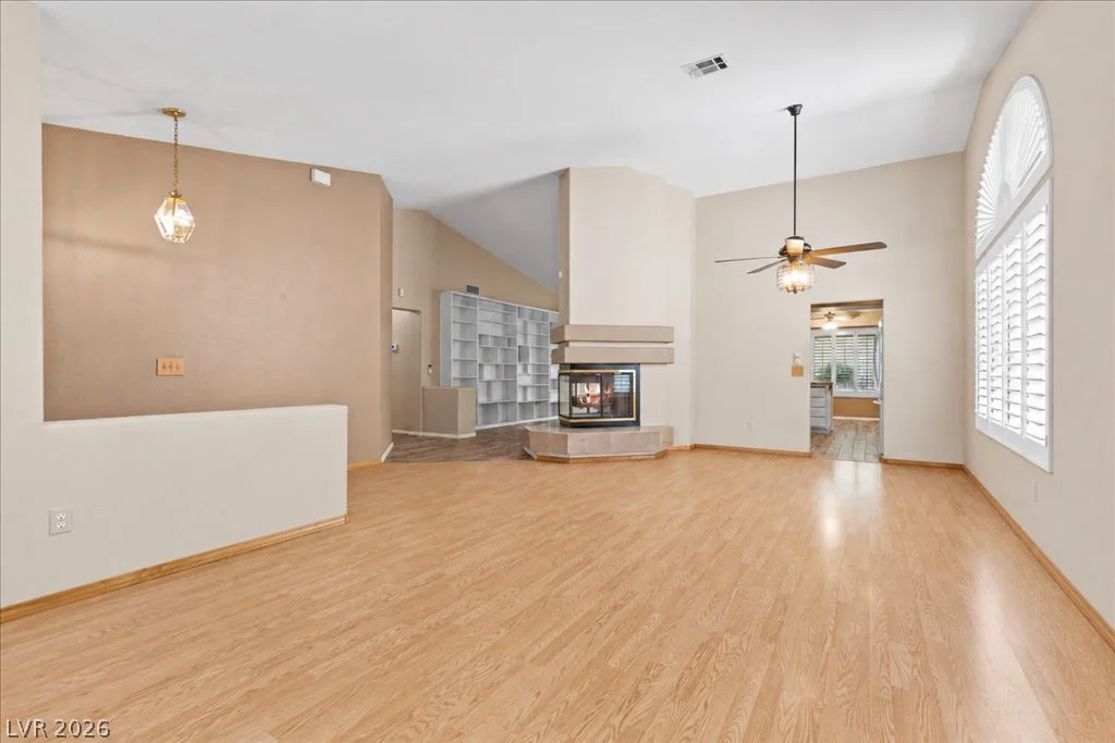 8245 Aqua Spray, Las Vegas, NV 89128