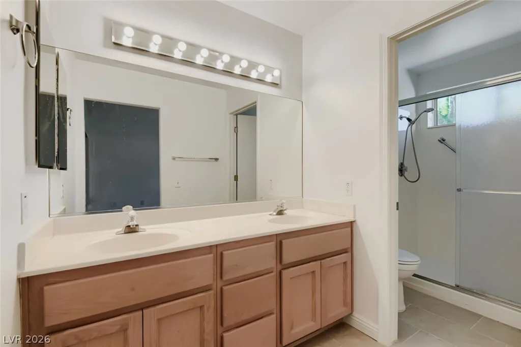10017 Hunter Springs, Las Vegas, NV 89134