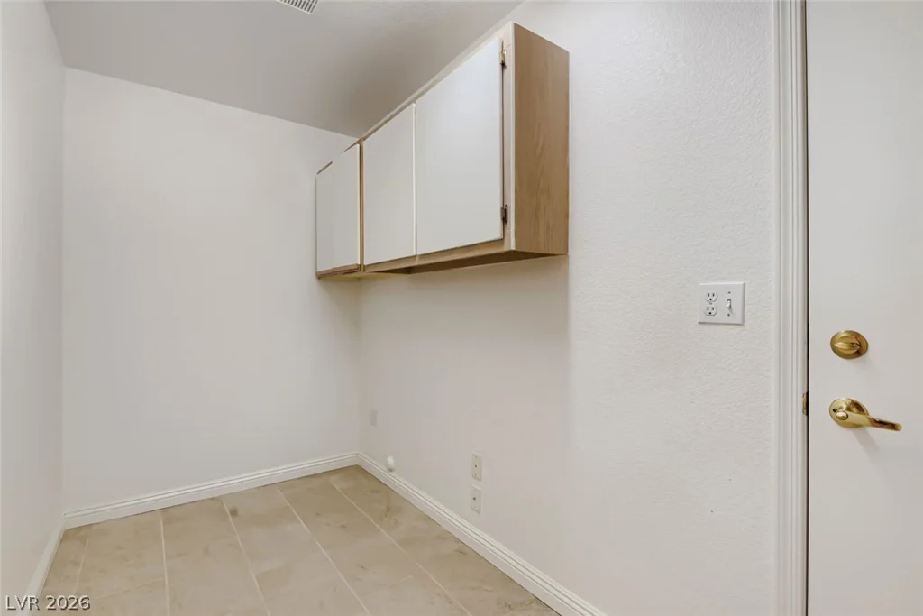 10017 Hunter Springs, Las Vegas, NV 89134