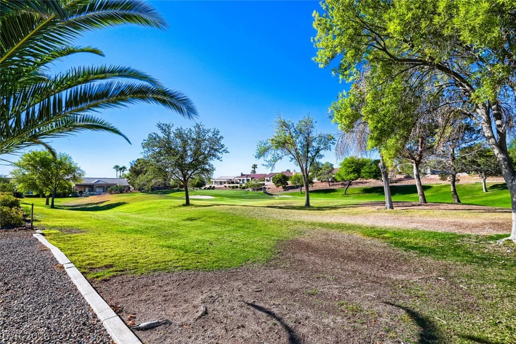 10017 Hunter Springs, Las Vegas, NV 89134
