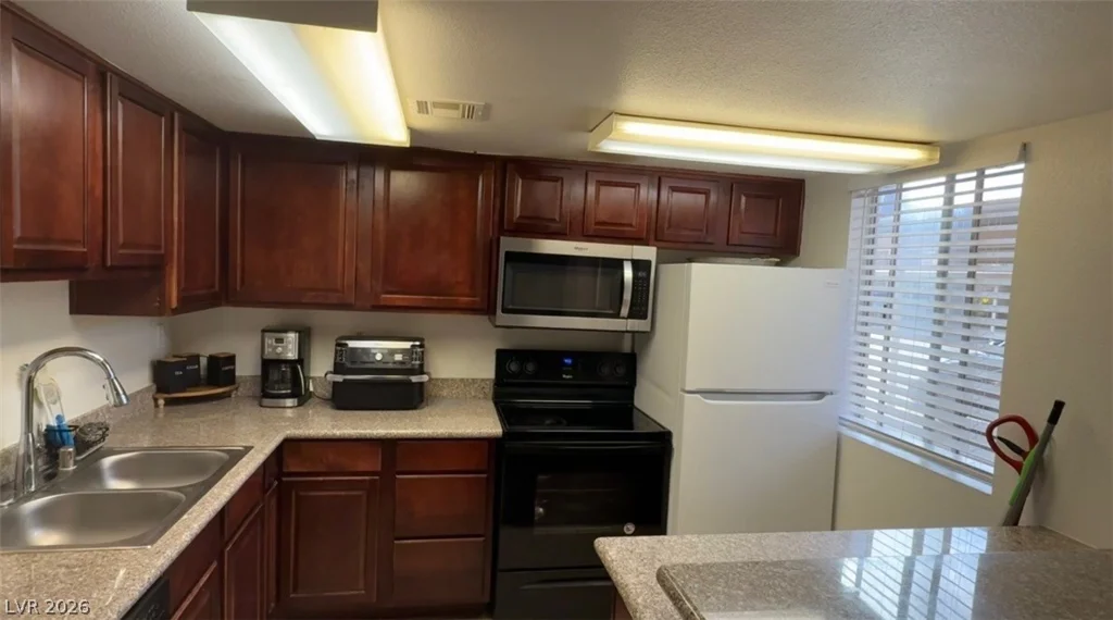5404 River Glen, Las Vegas, NV 89103