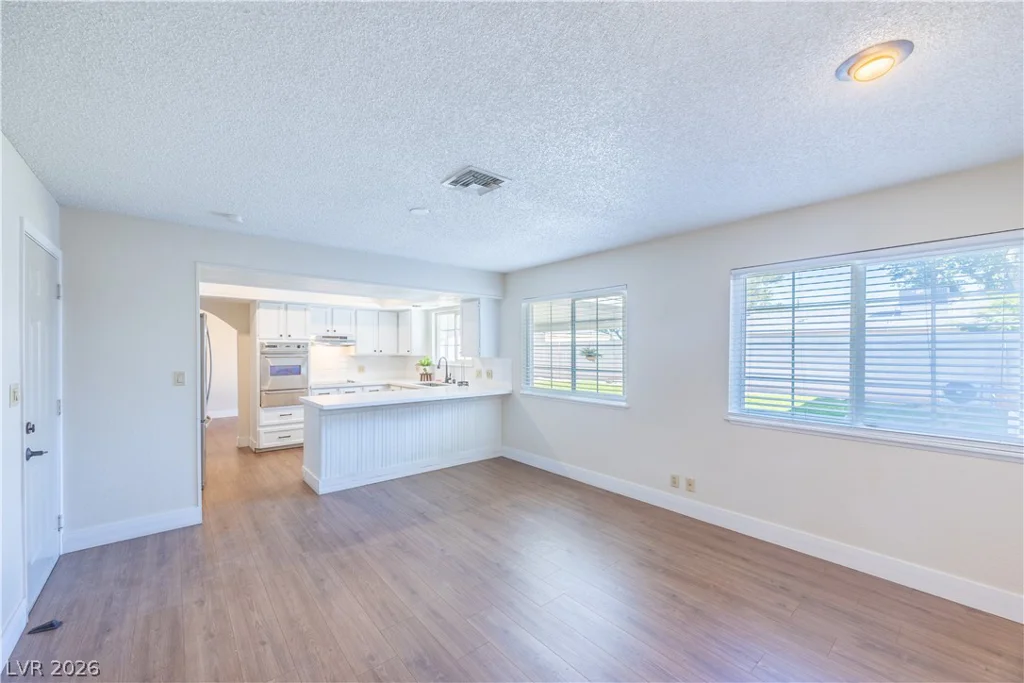 4571 Cleveland, Las Vegas, NV 89104